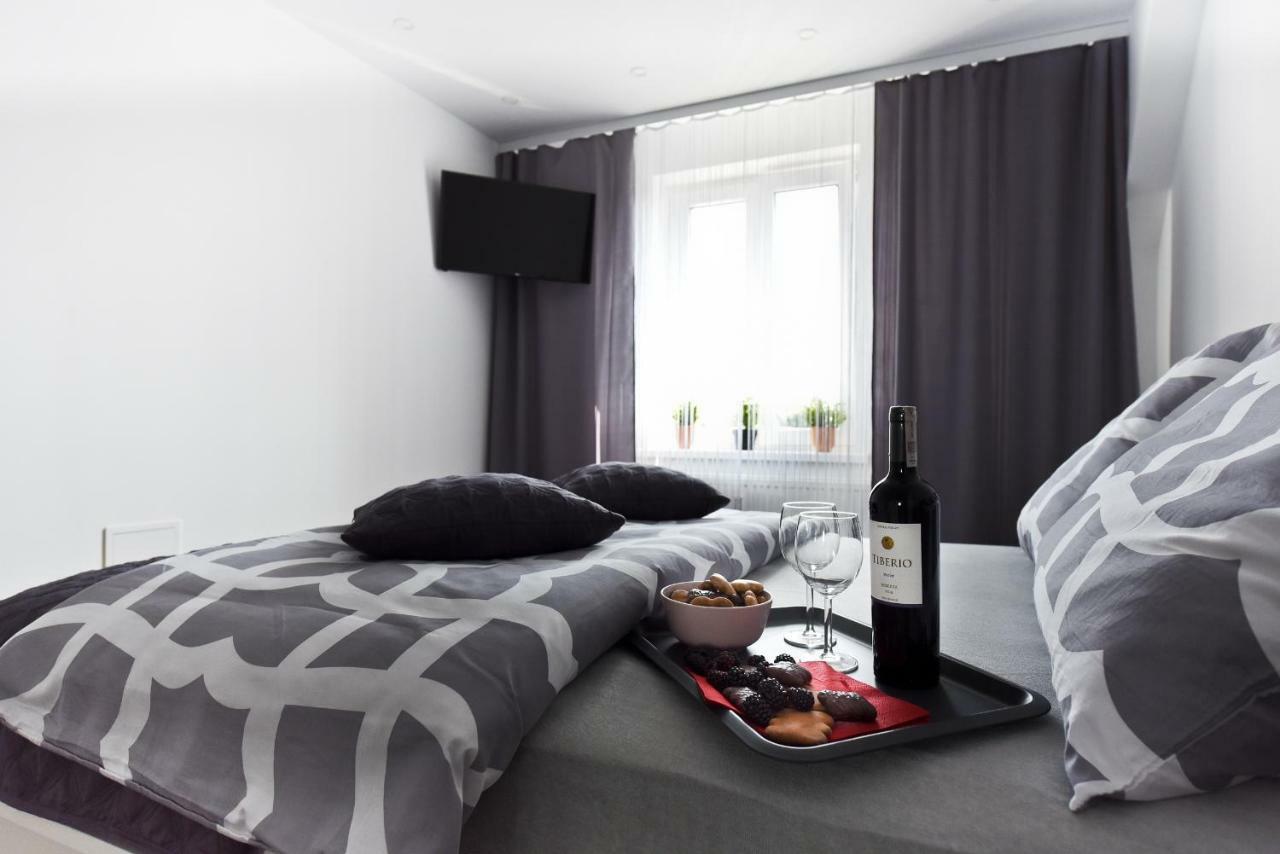 Apartament Centrum Z Miejscem Parkingowym Torun Exterior photo